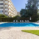 아파트 Vilamoura T1 Flat With Private Balconies With Pool View Near The Marina & Beaches 쿼테이라