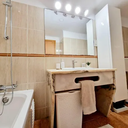 Apartment Vilamoura With Parking And Pool - 1 Bedroom With Large Sofa-bed, Private Balconies With Pool View, Near The Marina & Beaches Quarteira